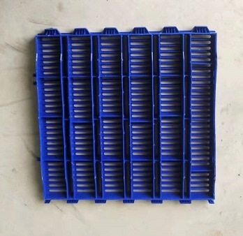 Hot Sale PP Polypropylene Plastic Slatted Slat Floor for Pig Farm Factory Price Dung Leaking Leaky Plate